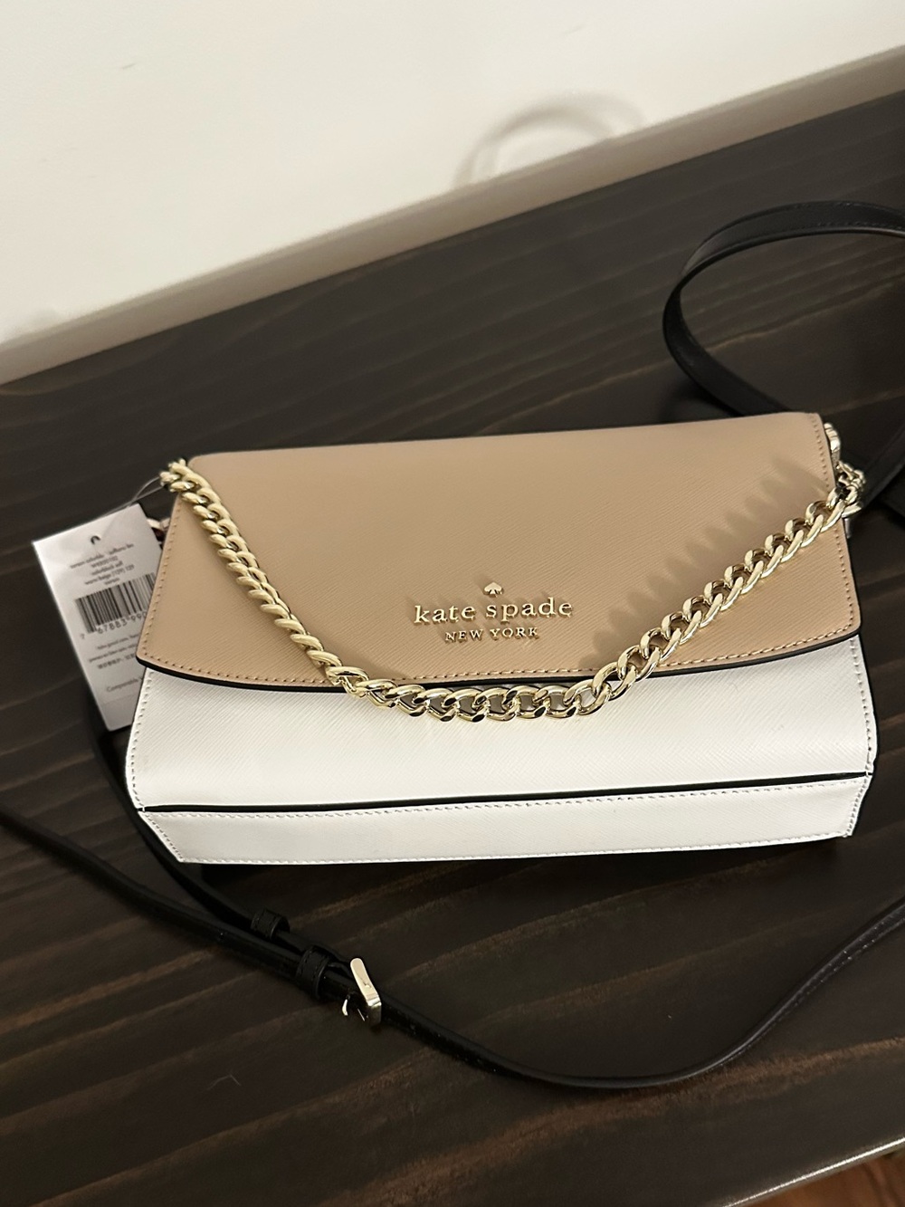 New with Tag! Kate Spade Carson Saffiano Lea Crossbody in Taupe, White & Black - Picture 2 of 13